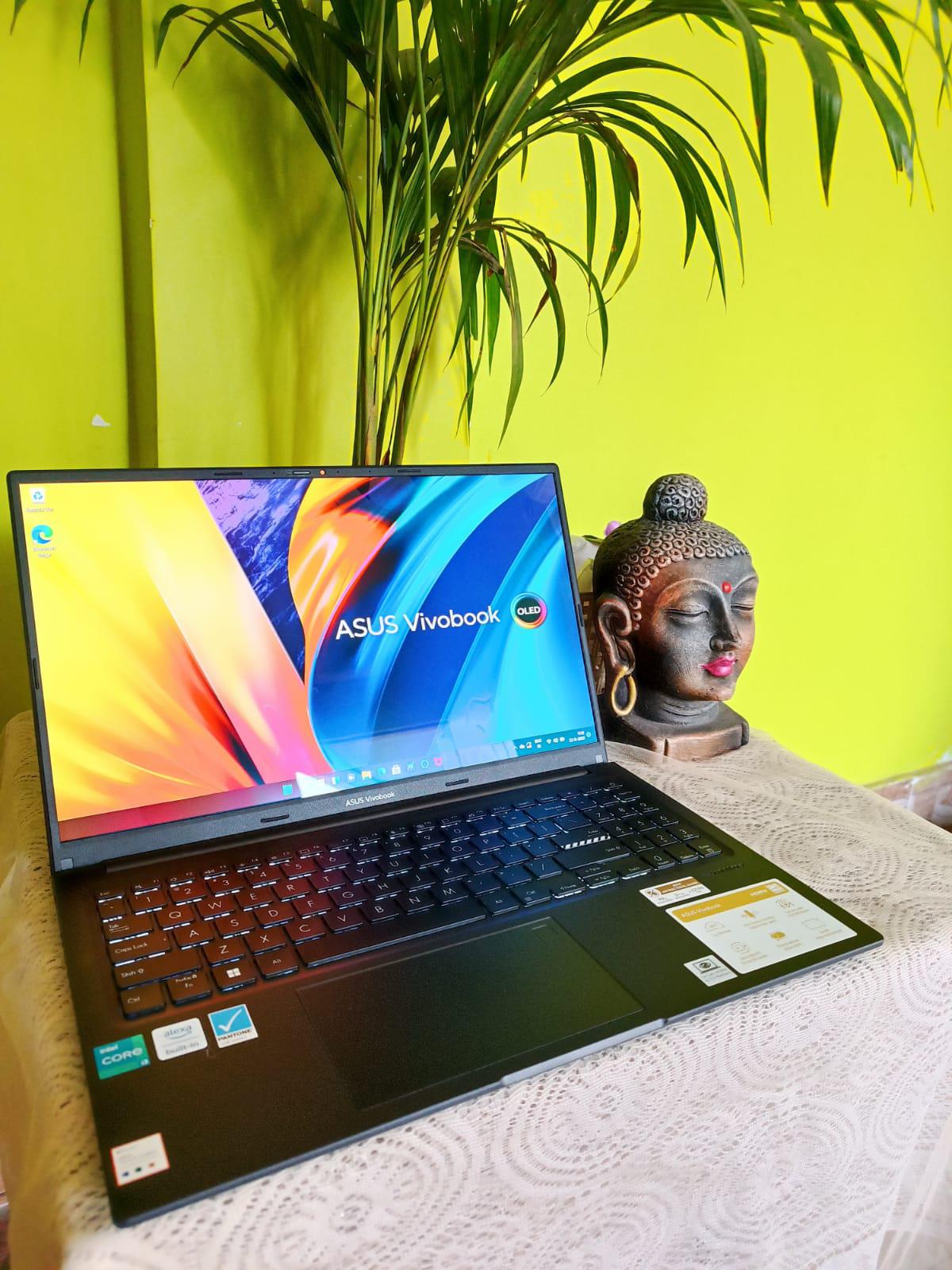 Asus Vivobook 15 Review | Excellent display and keyboard with